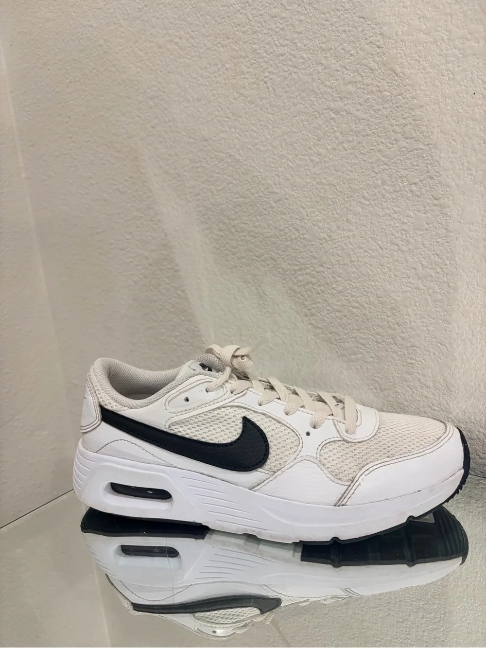Nike airmax  size 7Y White and Black Low-Top Sneakers